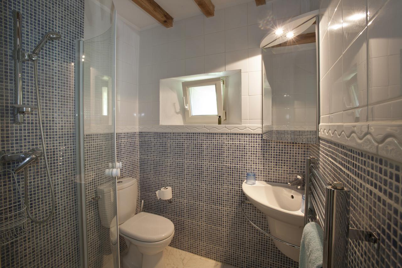 Domaine Les Magasins Bed & Breakfast Bram Room photo